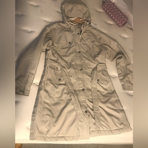 Sold—-> The North Face got you covered - Beige Coat to keep you warm - Picture 13 of 13